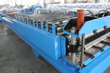 Cina Keramik baja bergelombang Roll Forming Machine oleh jaringan / Gear pemasok