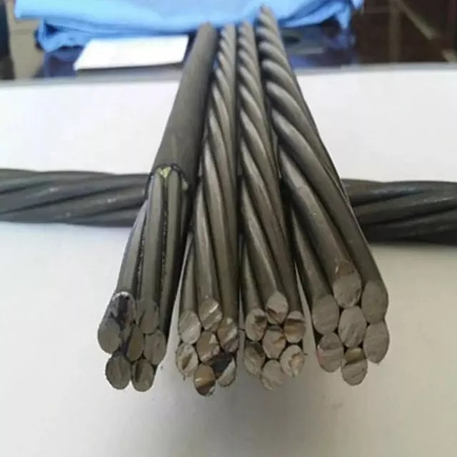 1x7 15.2mm 0.5 'PE Coated Steel PC Strand Dengan Grease Unbonded 0.6' Post Tension 1